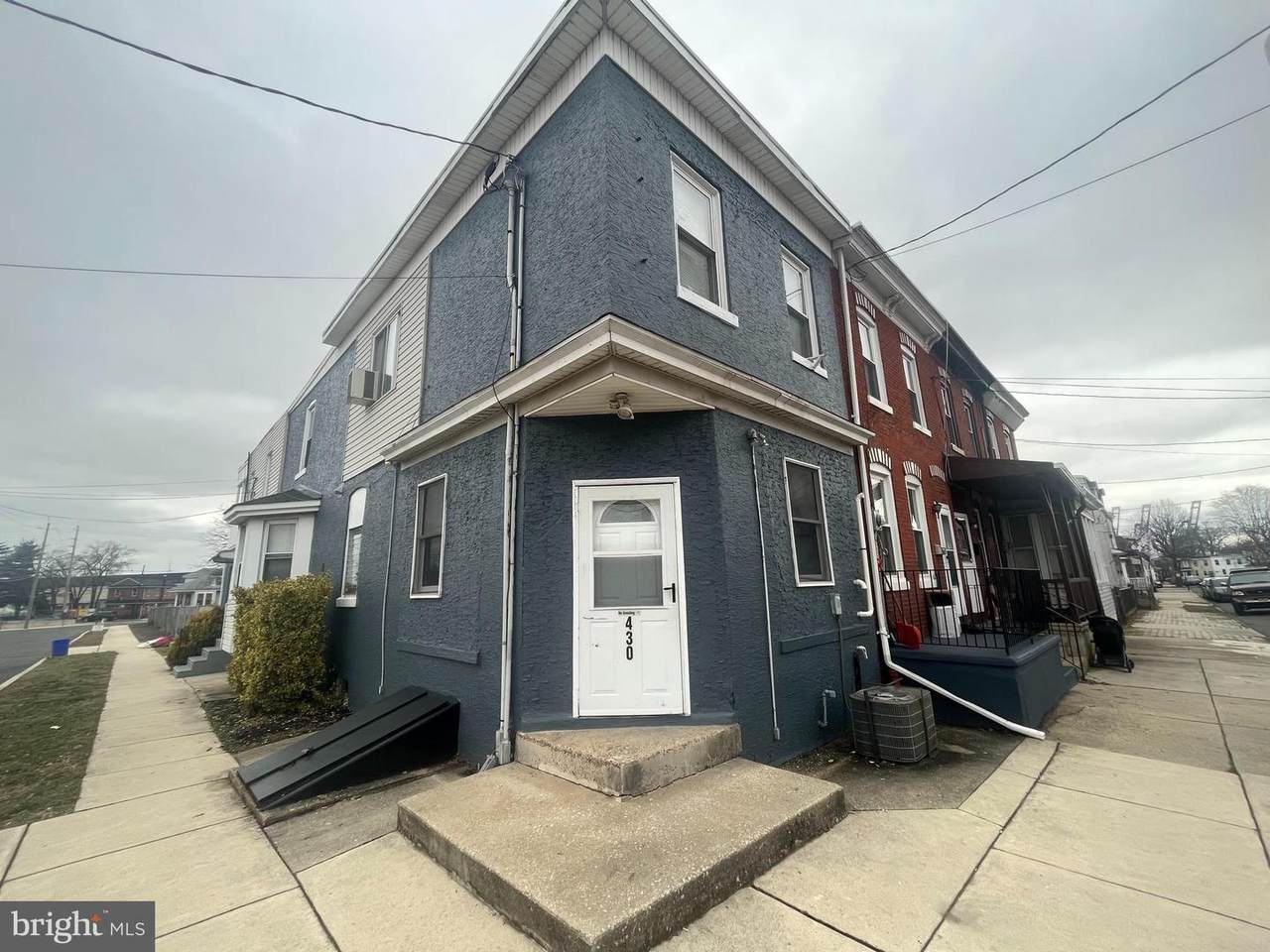 430 Hunter Street - Photo 1