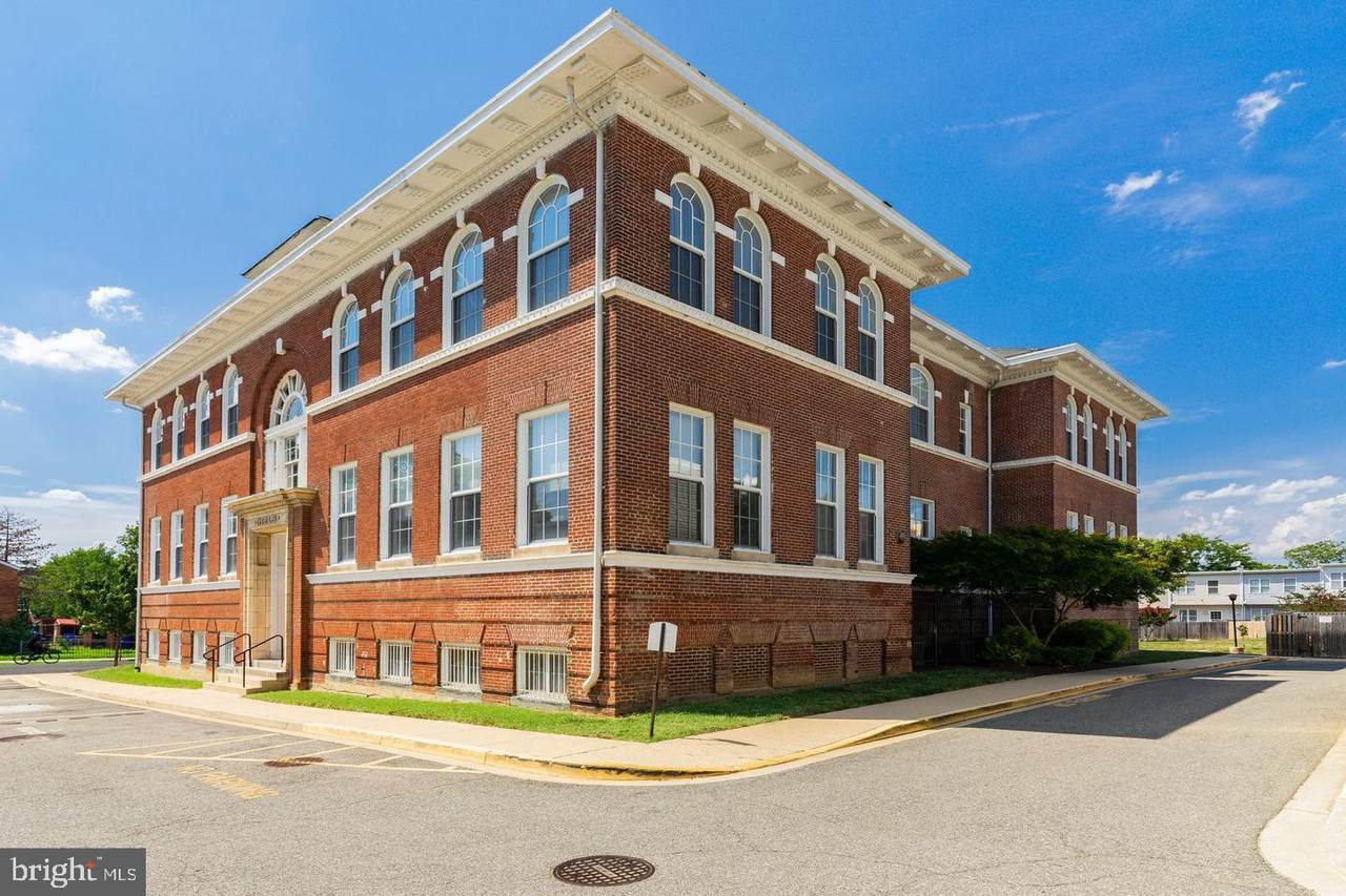 1322 Half Street - Photo 1