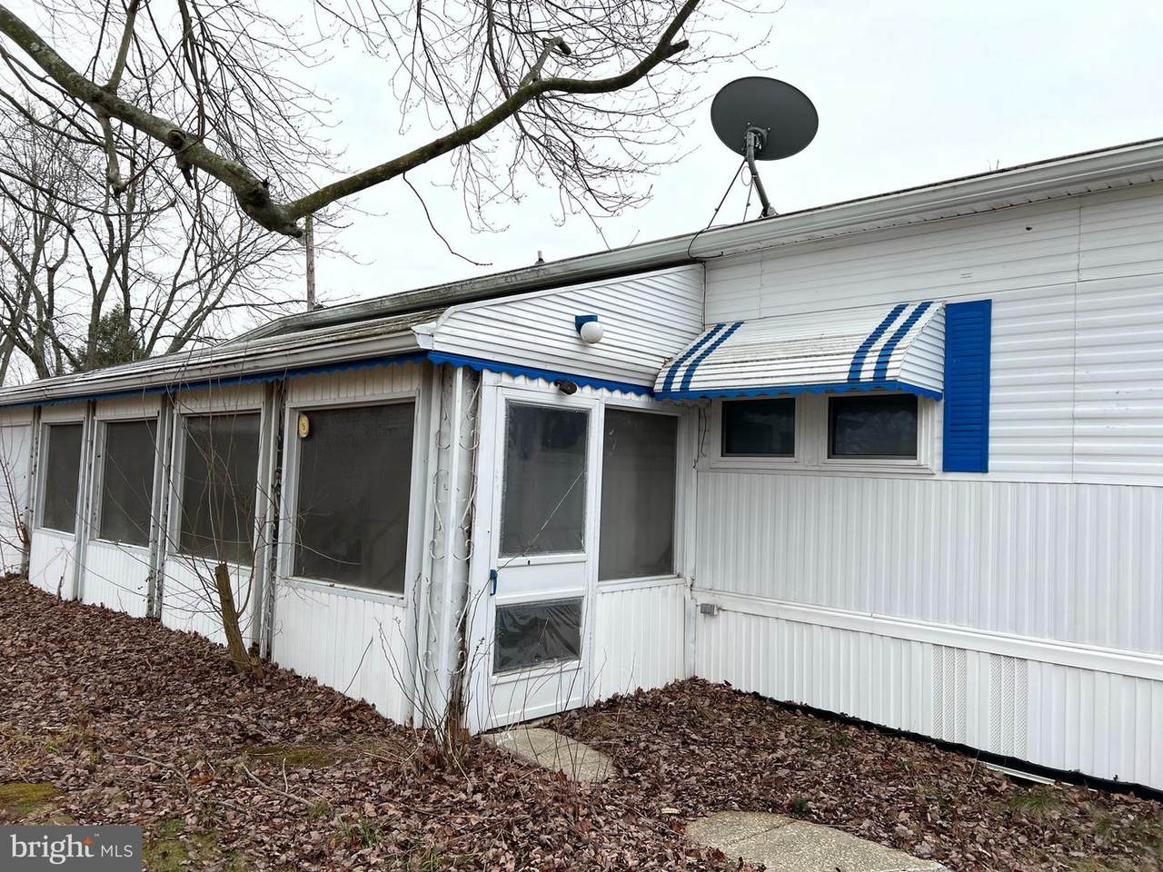 216 Nevada Avenue - Photo 1