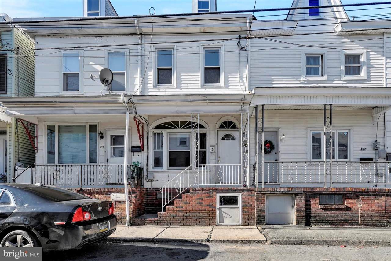 212 Jardin Street - Photo 1