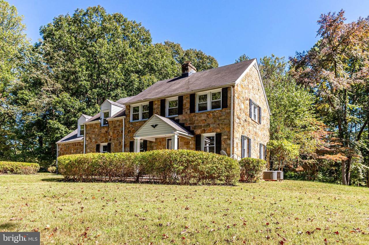 6087 Dumfries Road - Photo 1