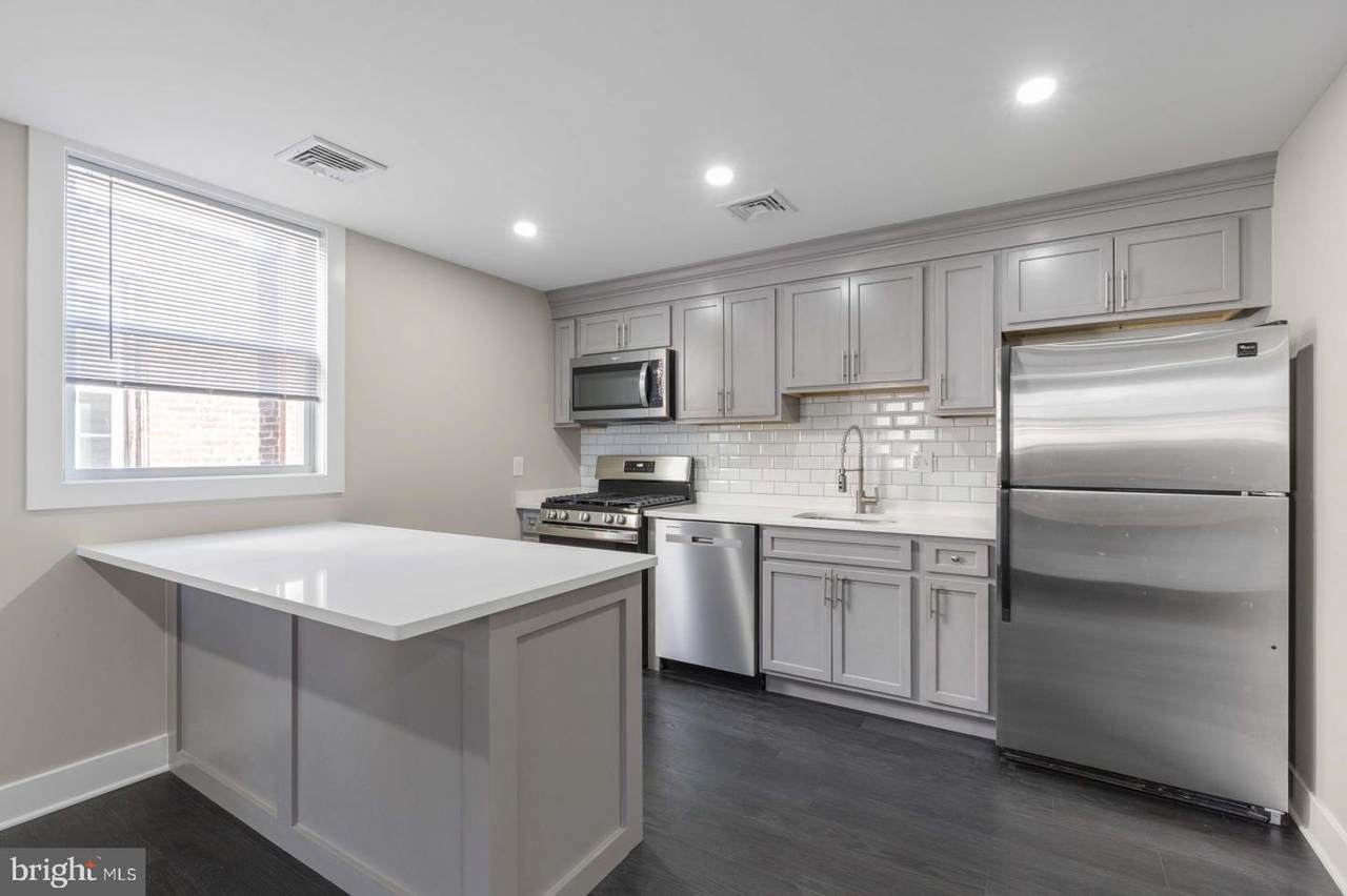 2849 Thompson Street - Photo 1
