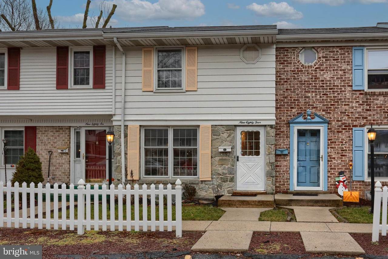 984 Maple Street - Photo 1