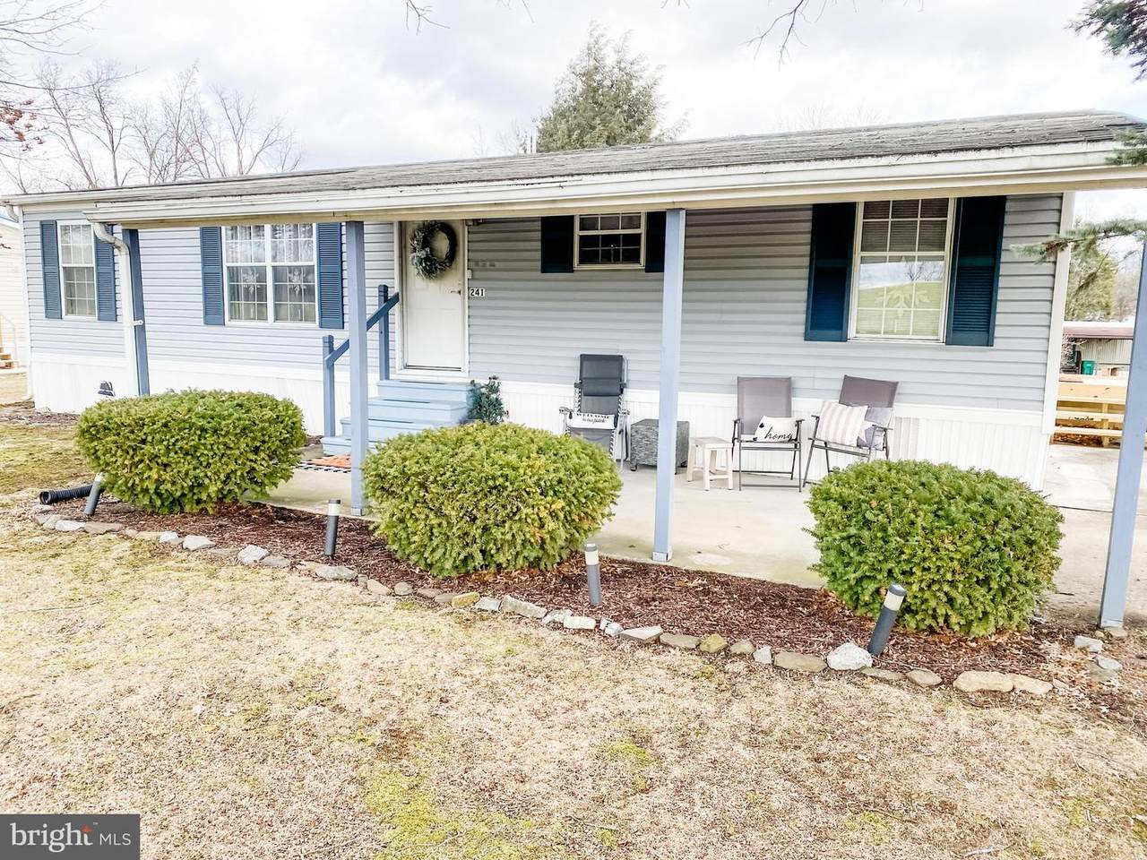 241 Middle Road - Photo 1