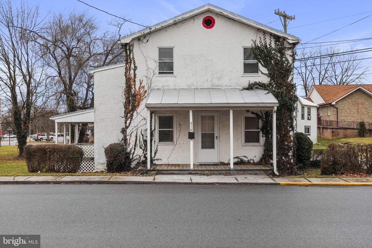 316 West Street - Photo 1