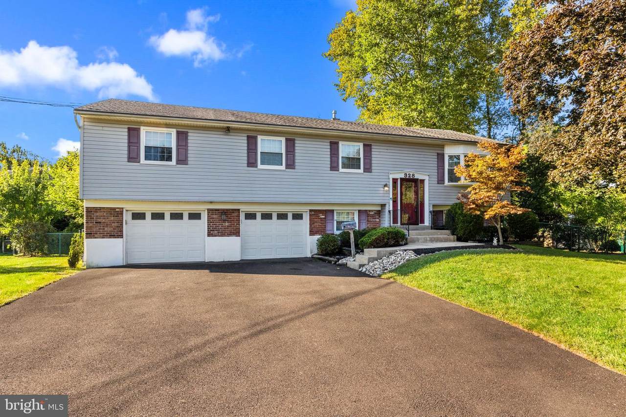 328 Overlook Drive - Photo 1