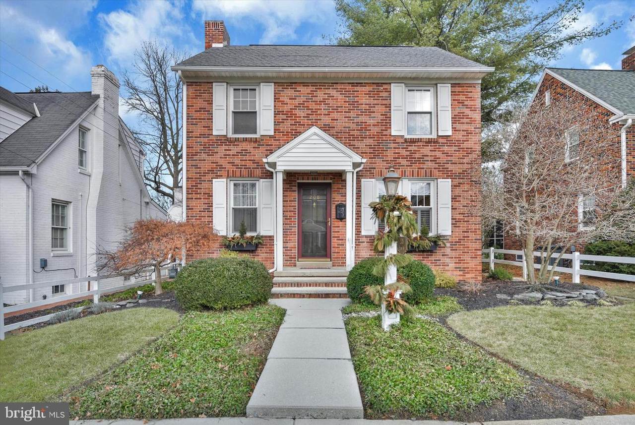 208 Fleming Avenue - Photo 1