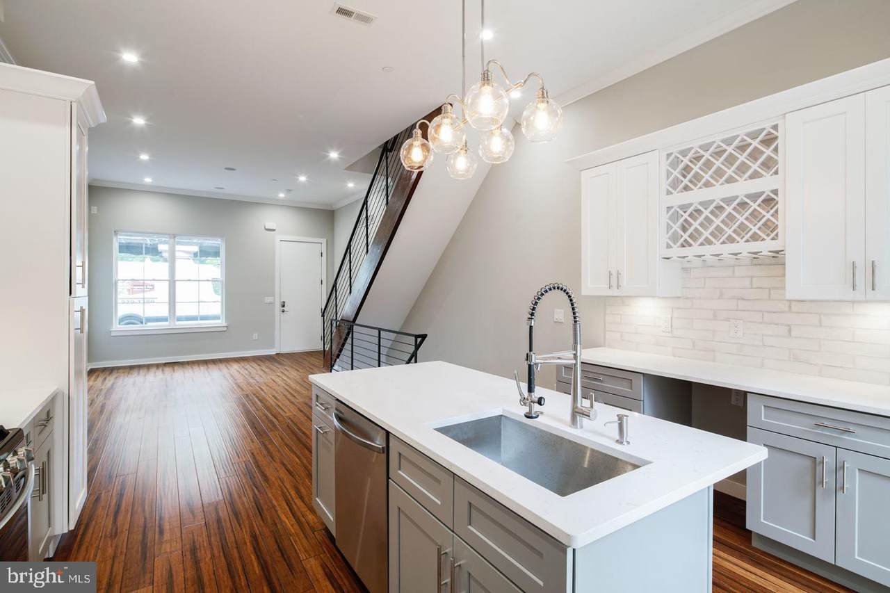 1512 25TH ST - Photo 1