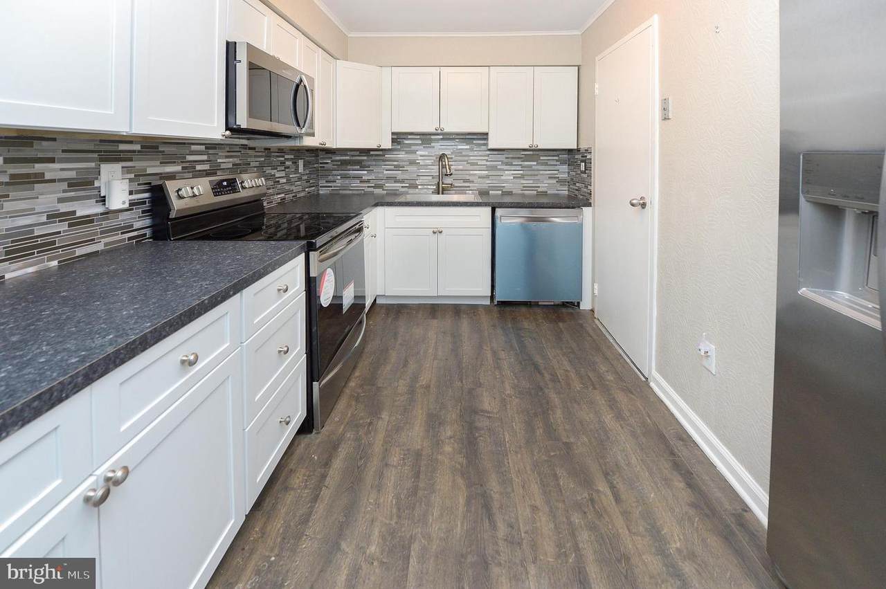 3015 Harbour Drive - Photo 1