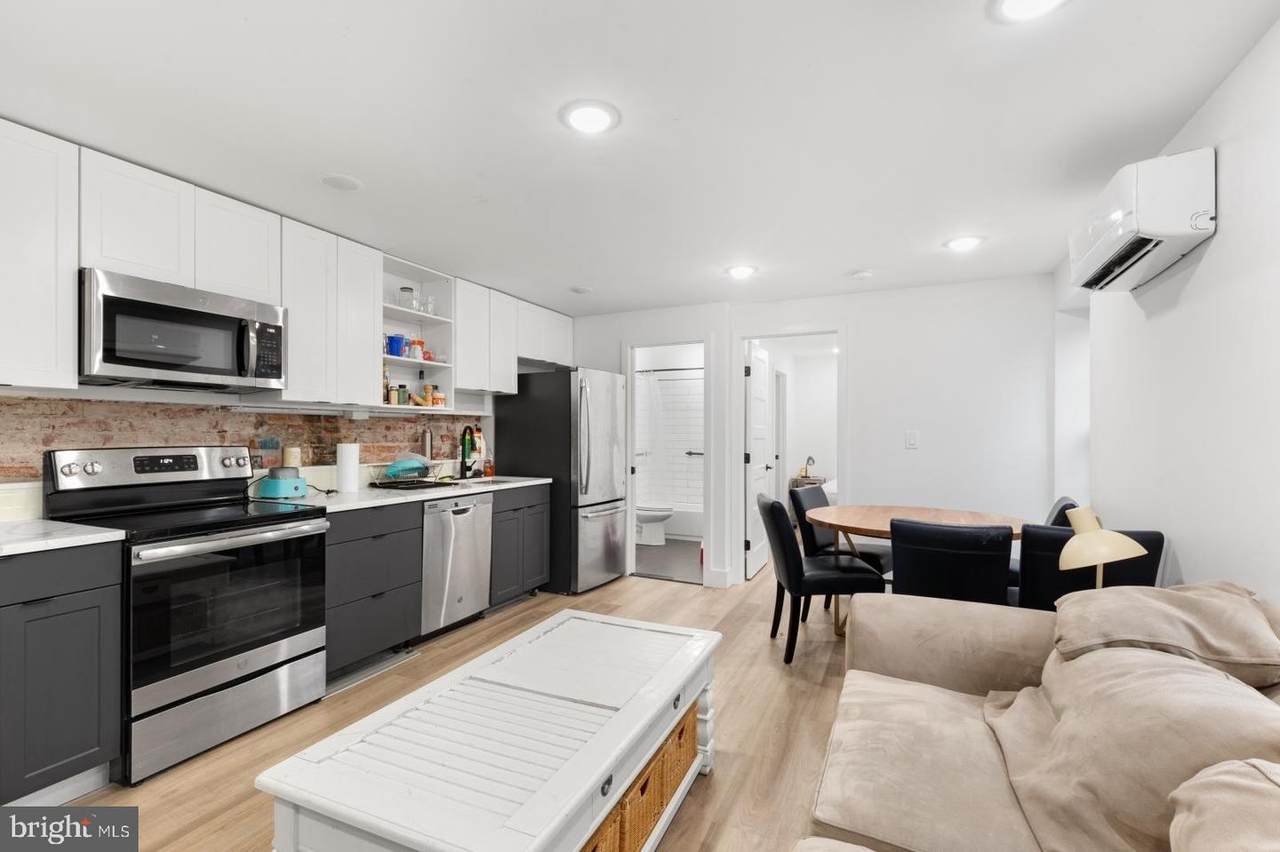 212 Catharine Street - Photo 1