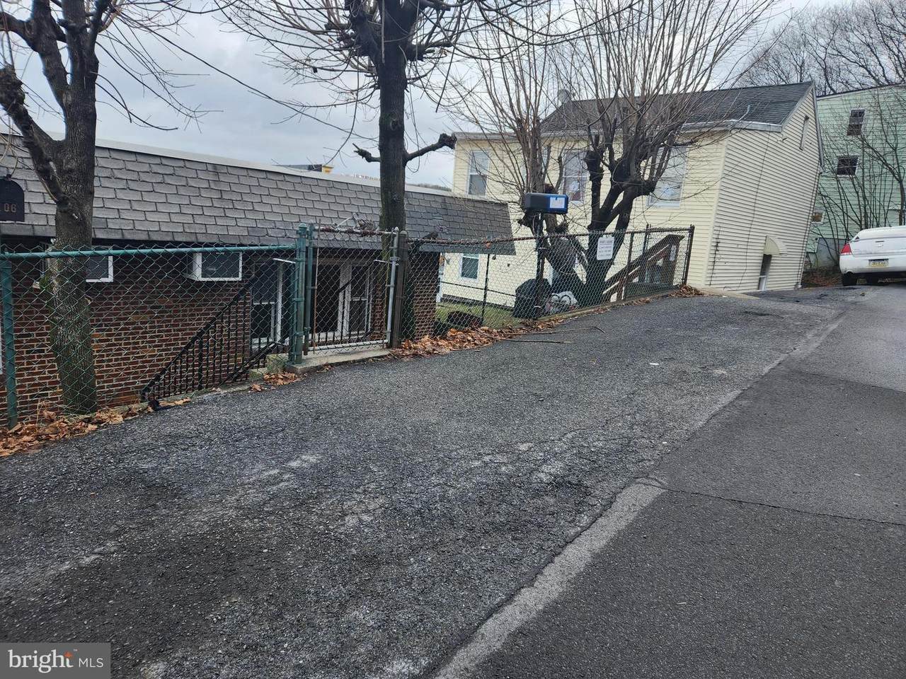 104 South - Photo 1