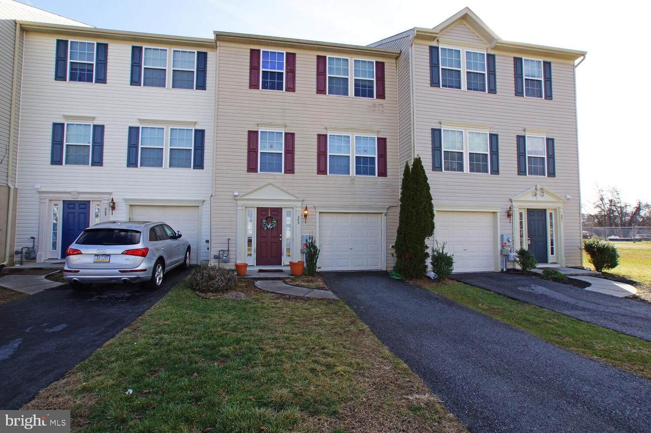201 Arctic Lane - Photo 1