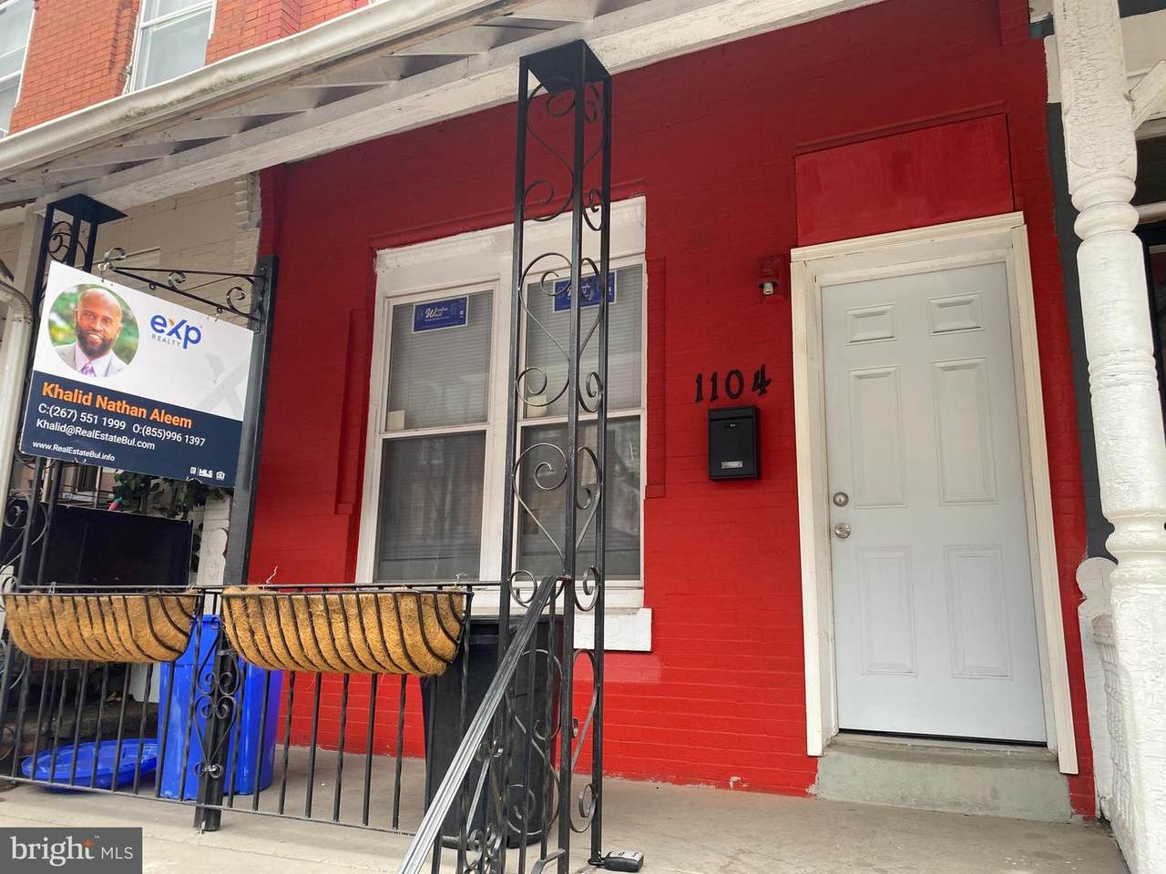 1104 Sloan Street - Photo 1
