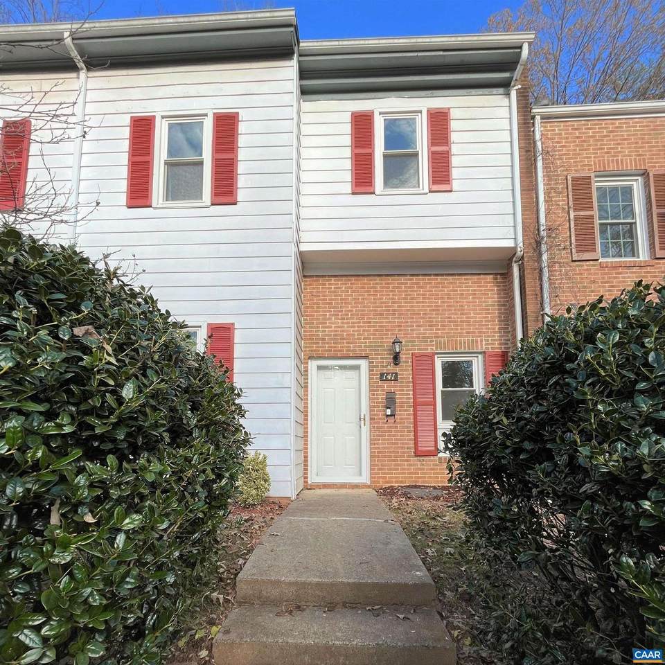 141 Scarborough Pl - Photo 1