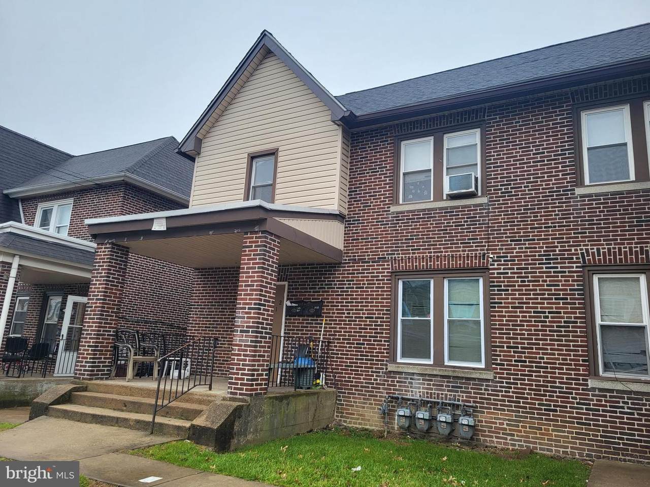 208 28TH Street - Photo 1