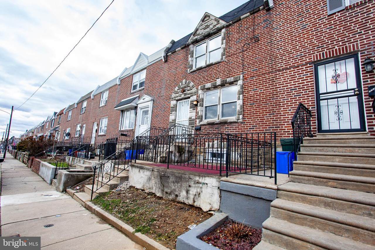 4042 Bennington Street - Photo 1