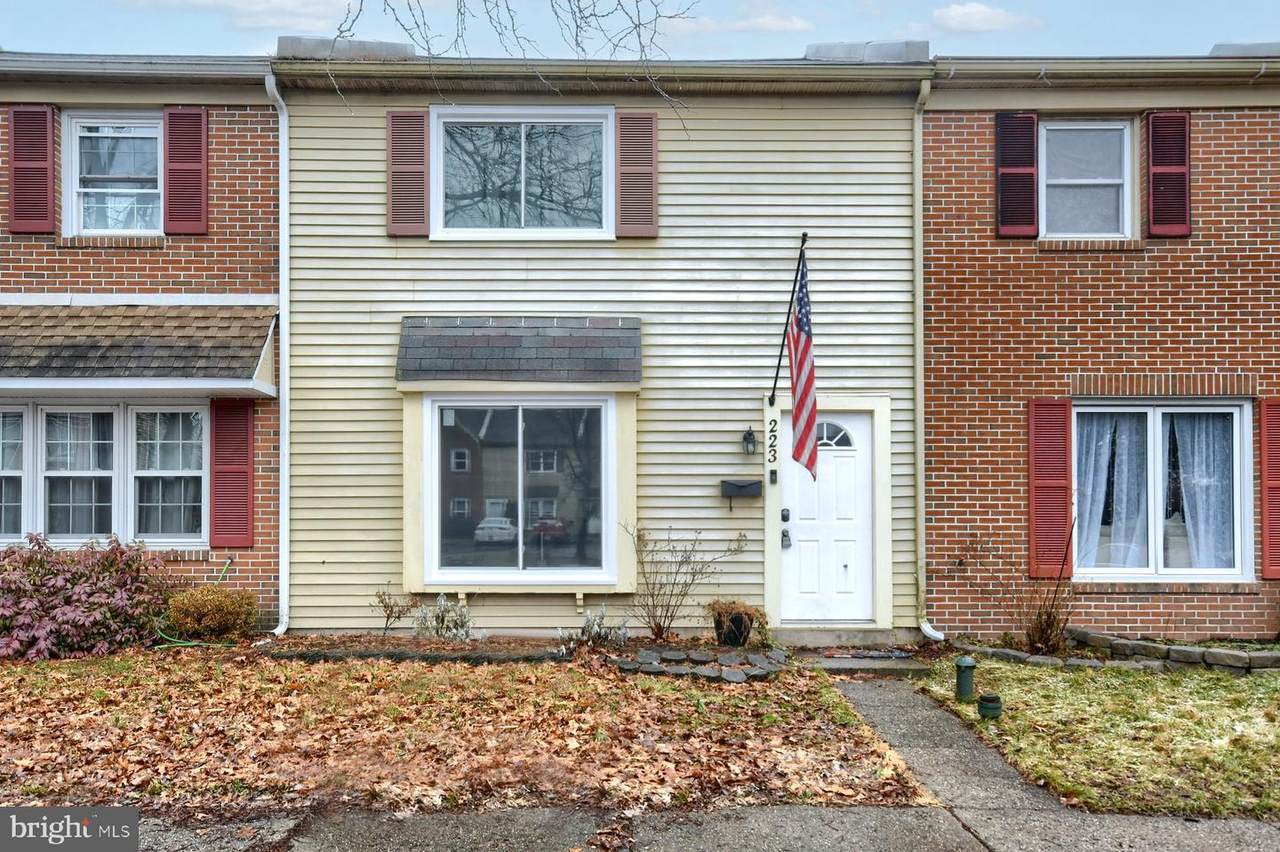 223 Plymouth Court - Photo 1