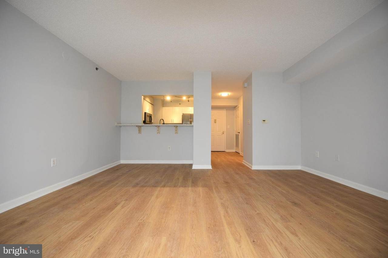 2121 Jamieson Avenue - Photo 1