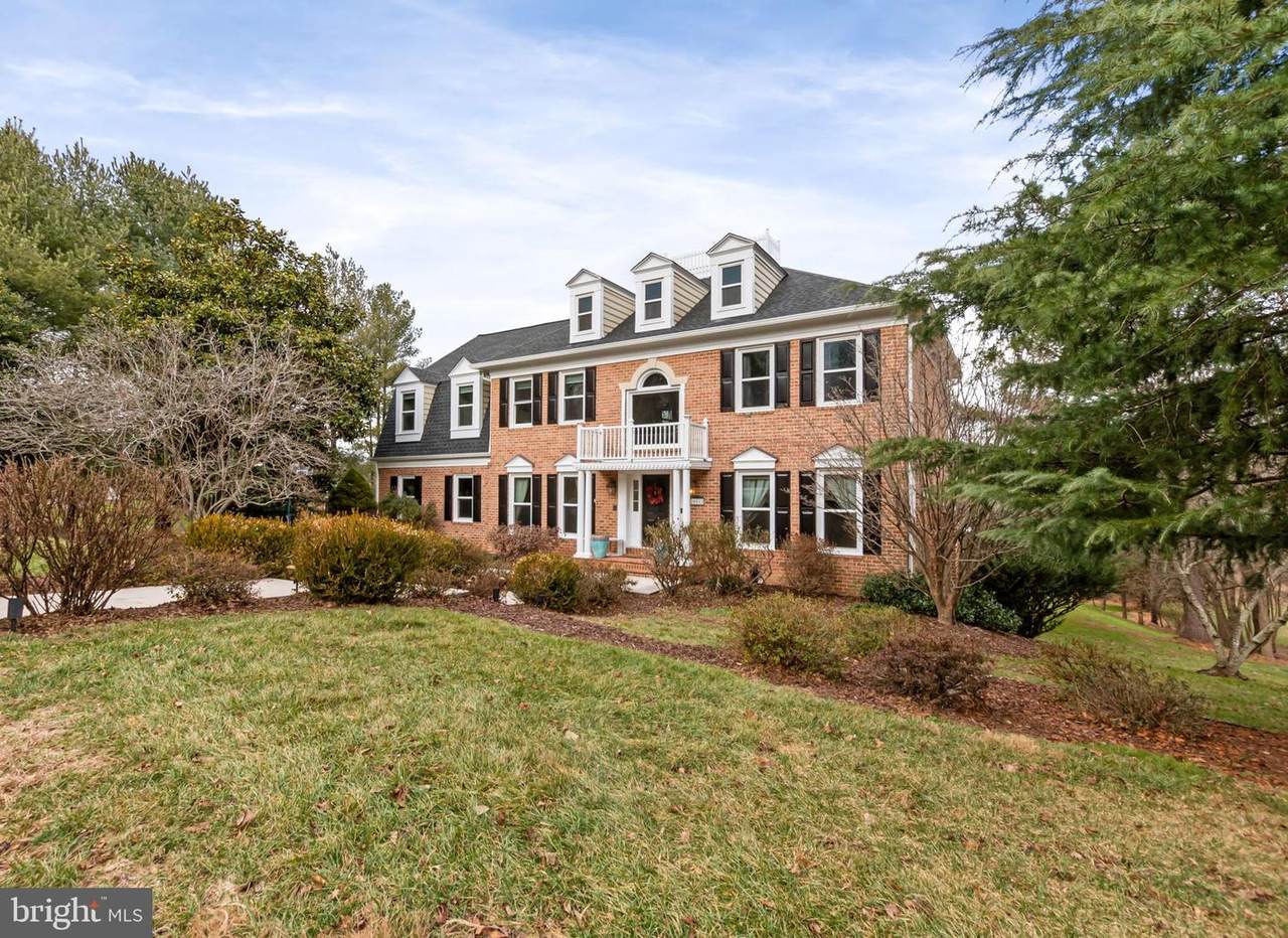 10012 Park Royal Drive - Photo 1