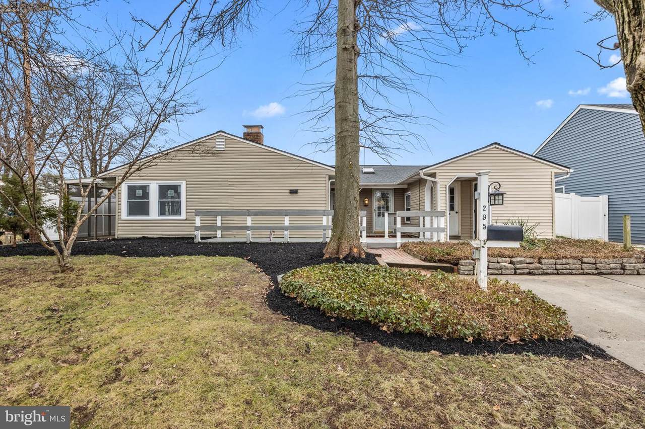 295 Lakeside Drive - Photo 1