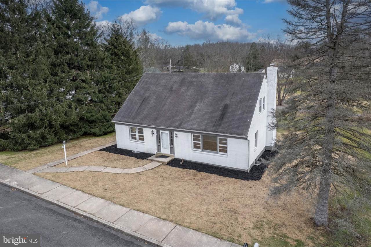 208 Walnut Street - Photo 1