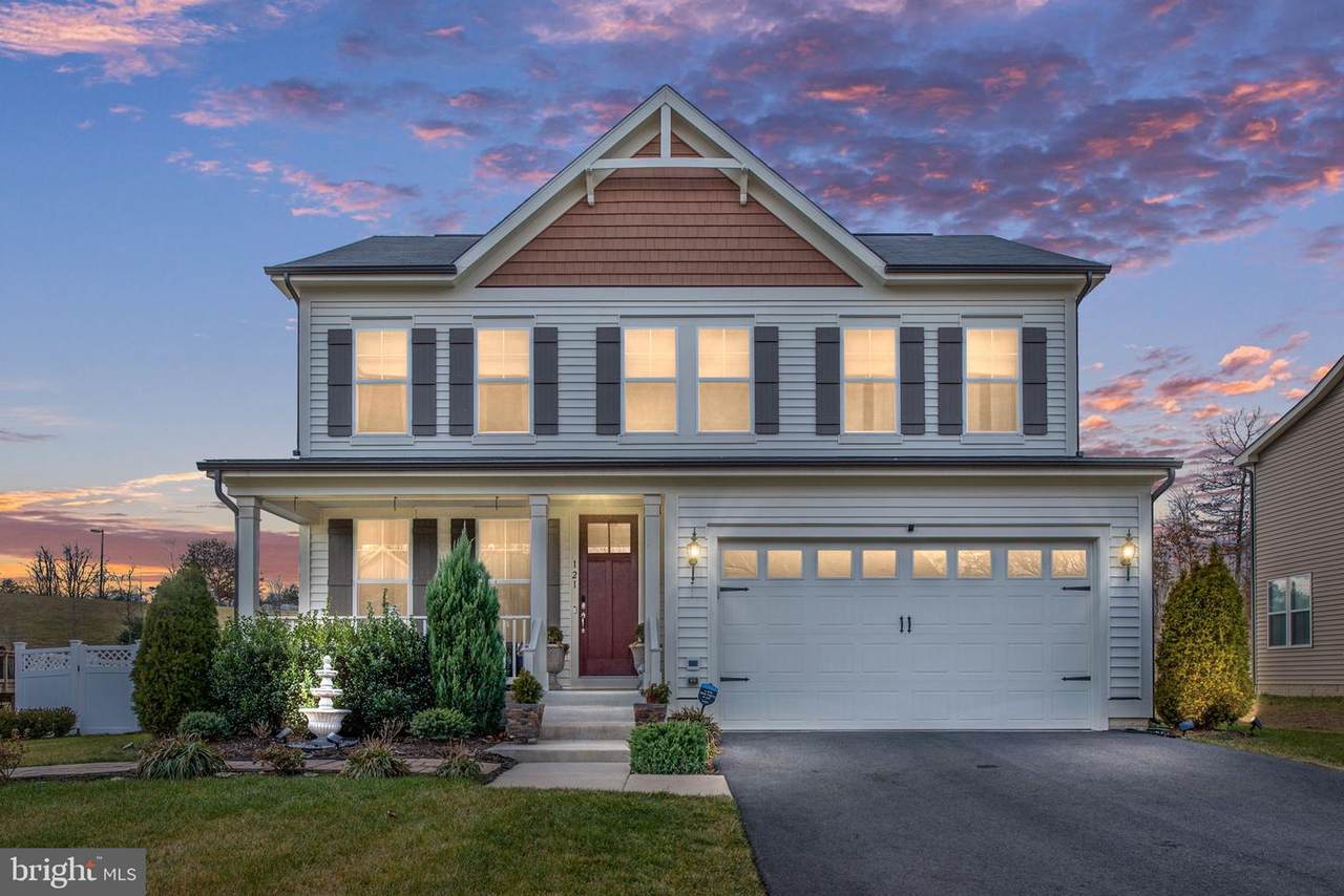 121 Regents Lane - Photo 1