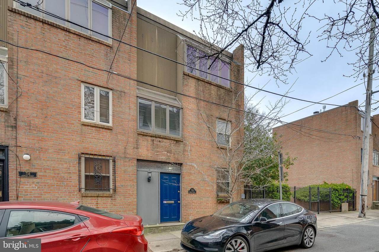 718 Rodman Street - Photo 1