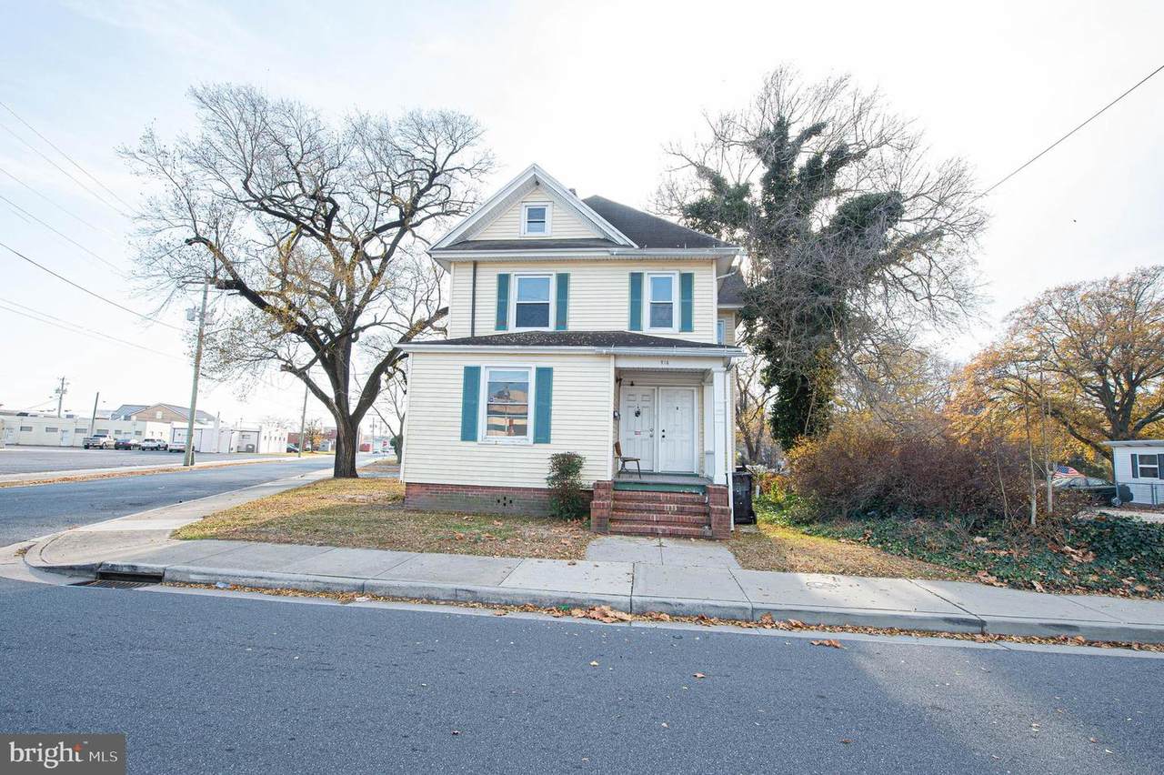 214 Newton Street - Photo 1