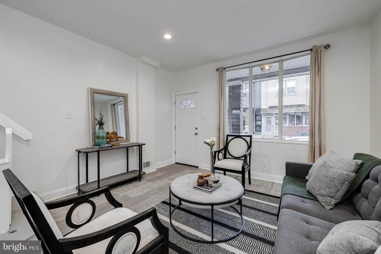 2350 Lee Street - Photo 1