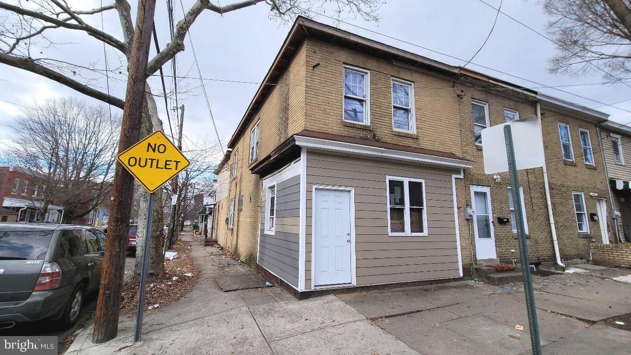 565 Lamberton Street - Photo 1