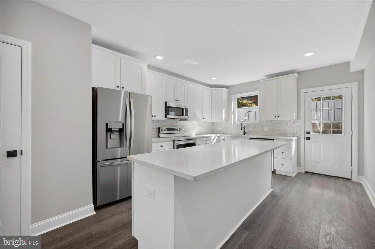 2224 Watkins Street - Photo 1