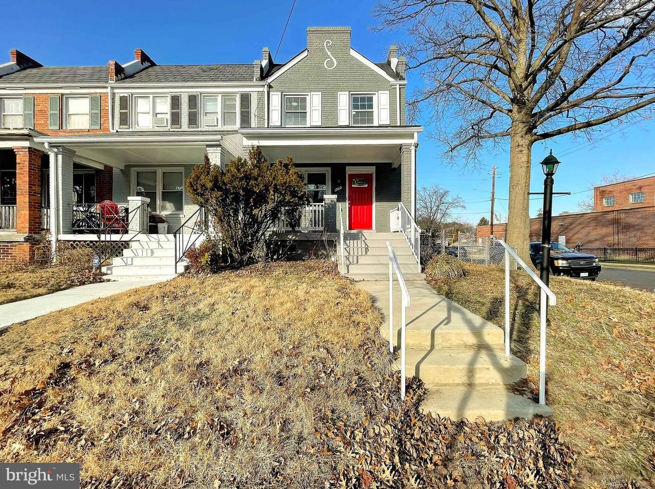 1280 Delafield Place - Photo 1