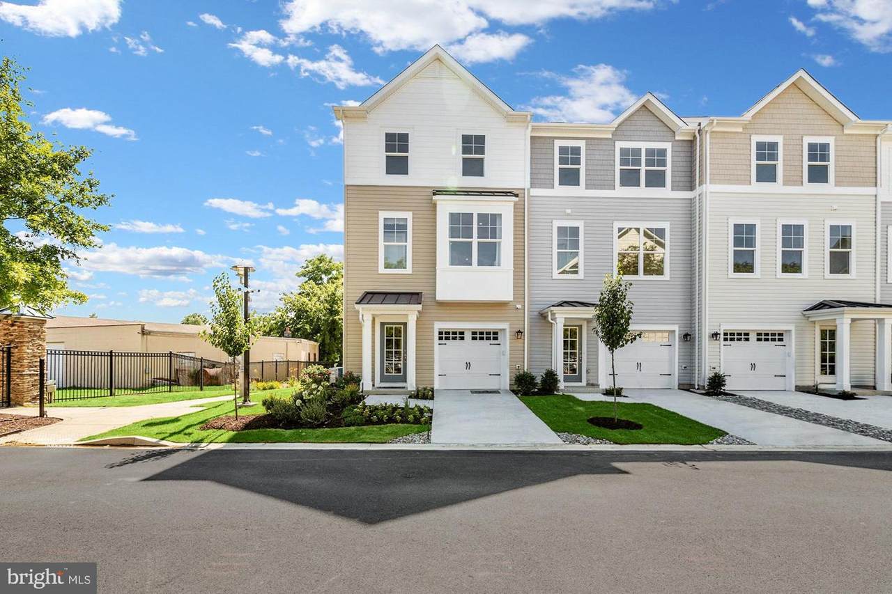 307 Shipyard Drive - Photo 1
