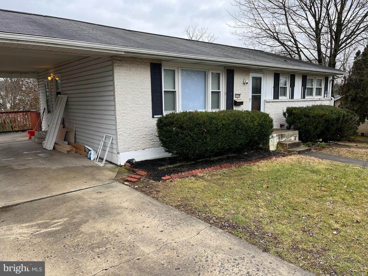 609 Cambria Avenue - Photo 1