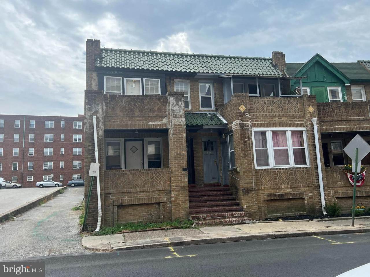236 Court Avenue - Photo 1