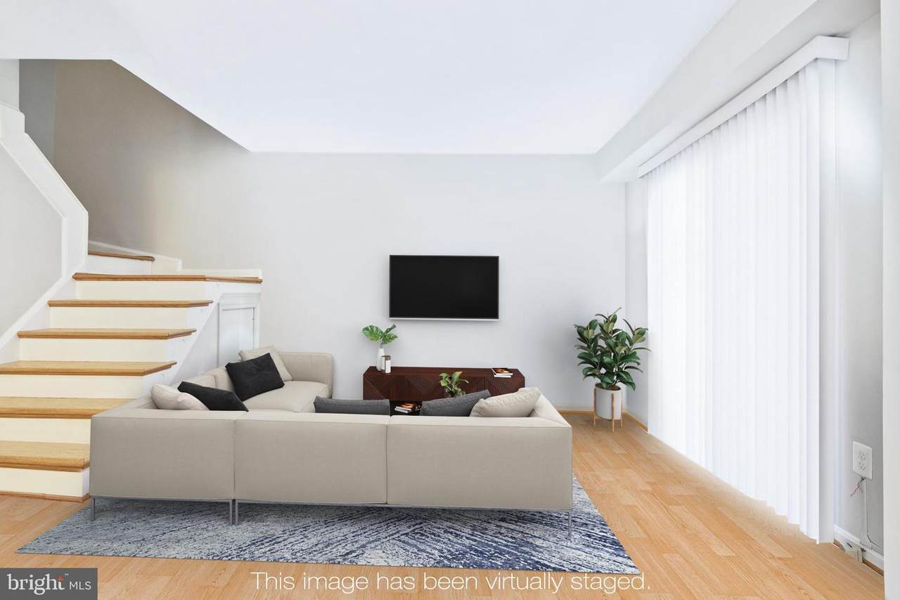 1113 Vernon Street - Photo 1