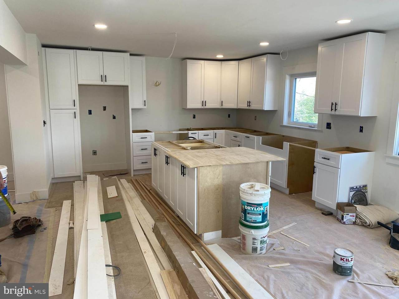 216 Greenway Boulevard - Photo 1