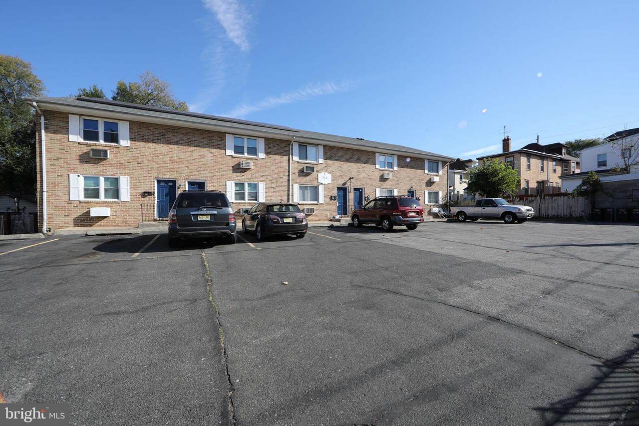 312 40TH Street - Photo 1