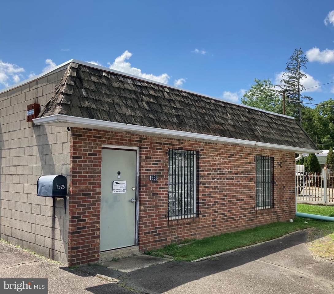 1525 Parkway Avenue - Photo 1