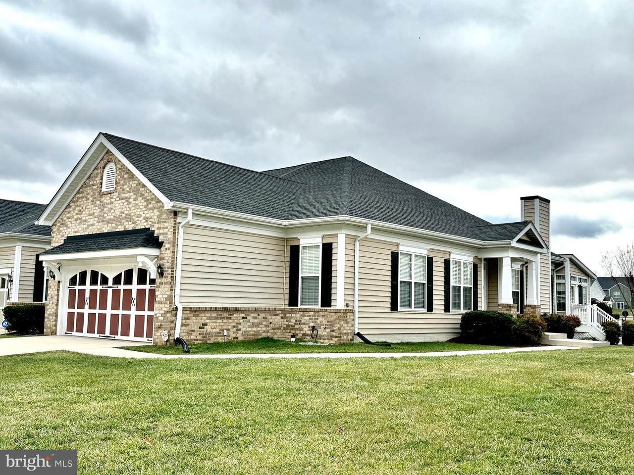 240 Williamsburg Circle - Photo 1