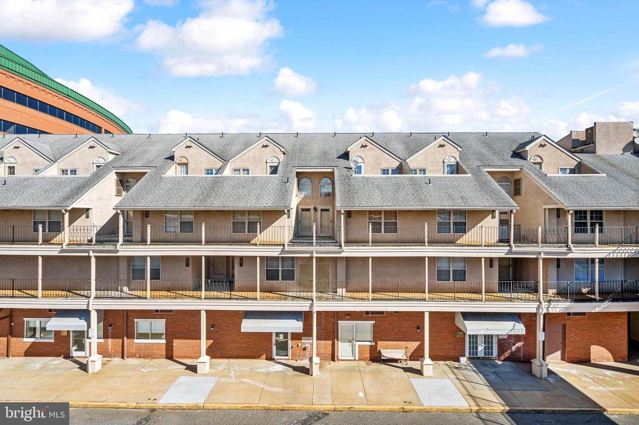 1033 Main Street - Photo 1