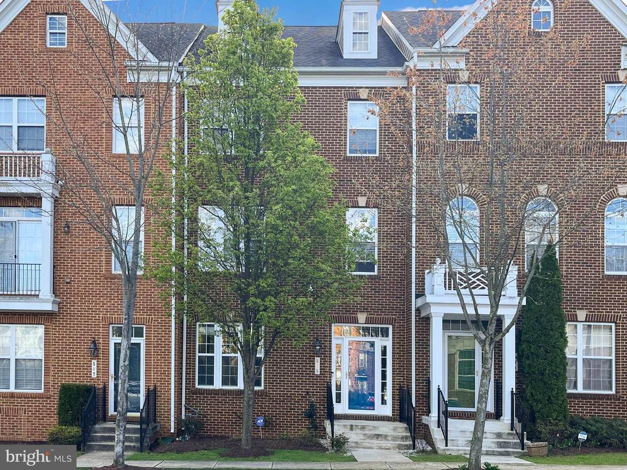 505 Spectator Avenue - Photo 1