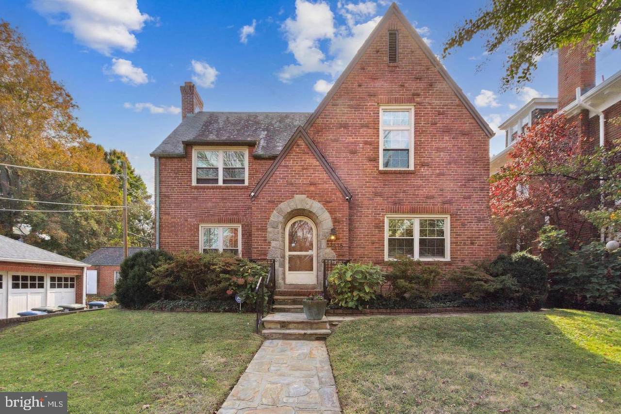 1416 Iris Street - Photo 1