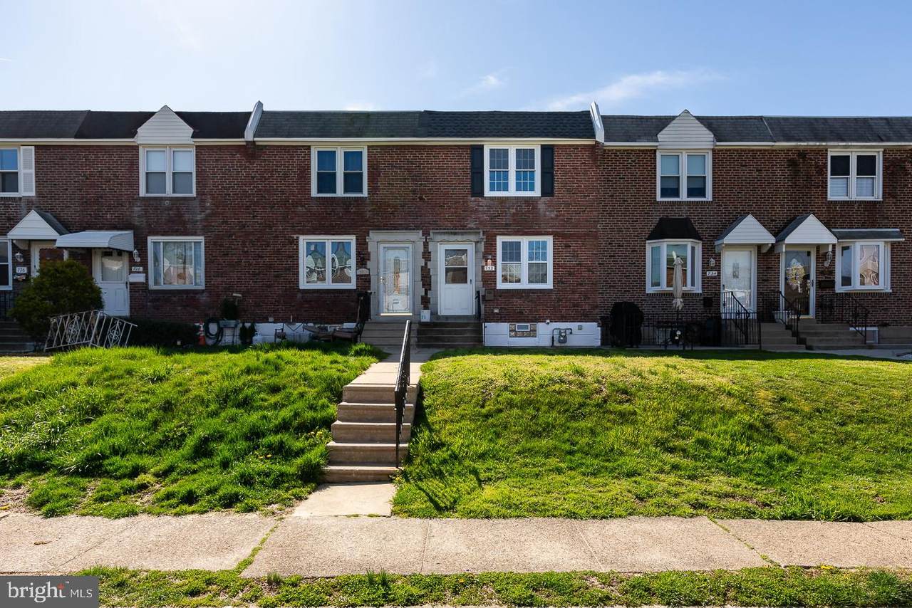 732 Rively Avenue - Photo 1