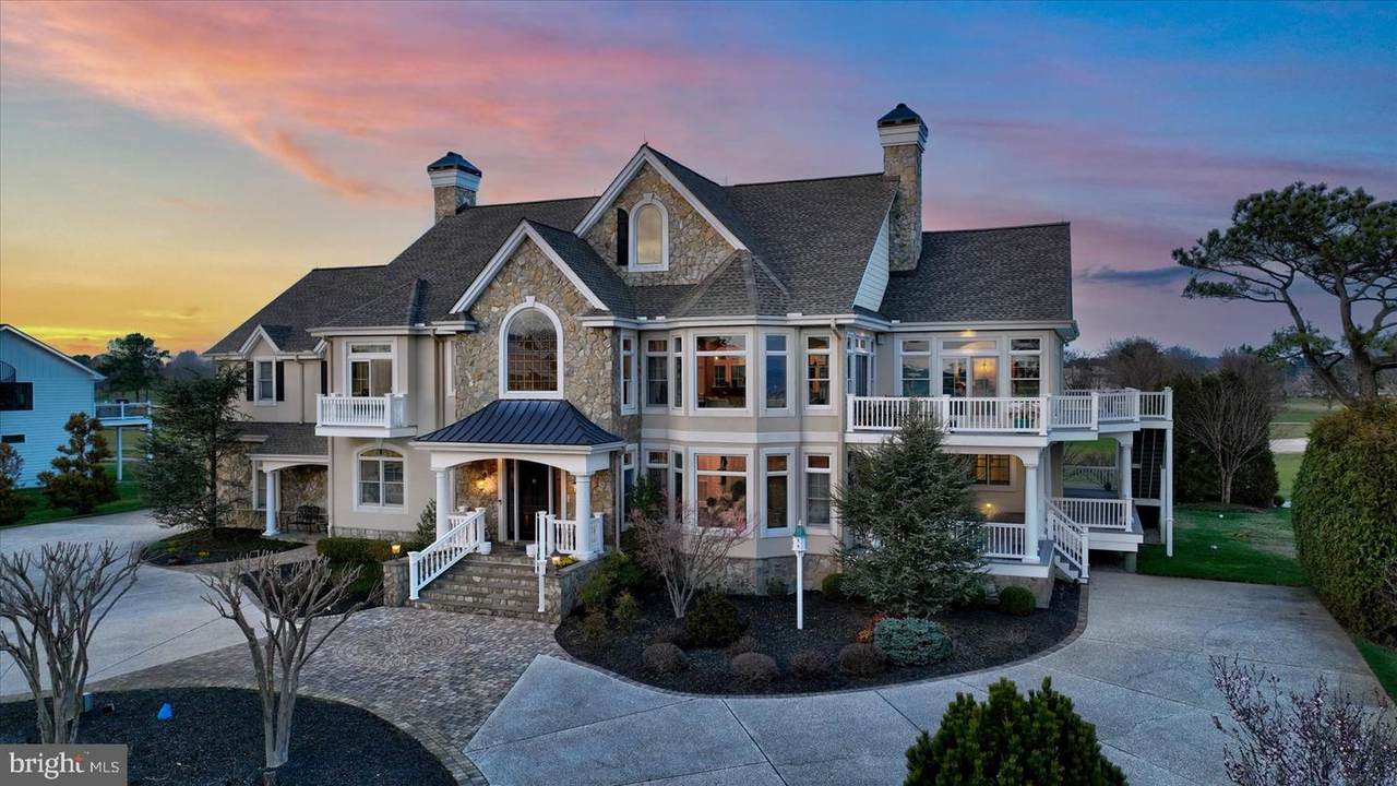 204 Side Drive - Photo 1
