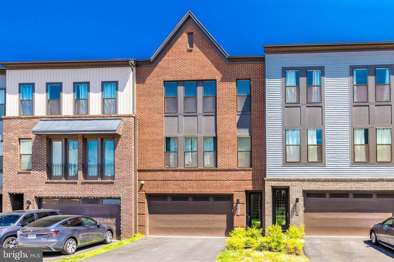 2667 Jetstream Road - Photo 1