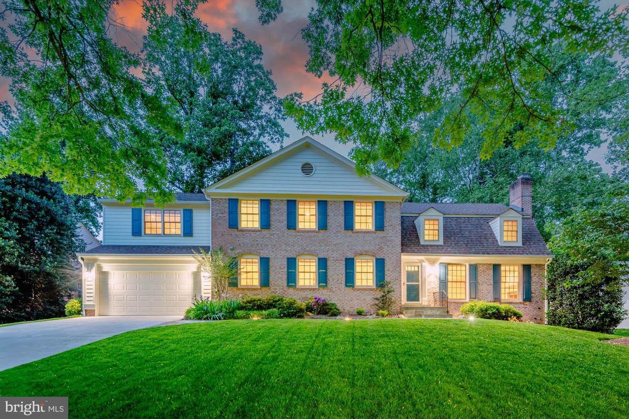 10521 Macarthur Boulevard - Photo 1