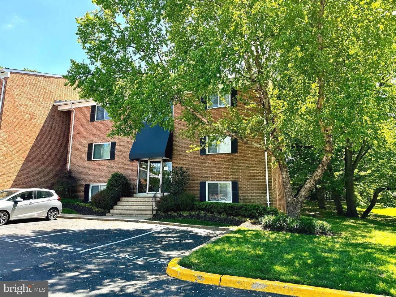 3368 Hewitt Avenue - Photo 1