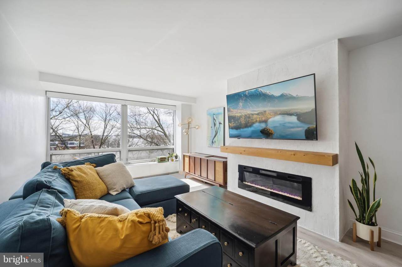 1435 4TH Street - Photo 1