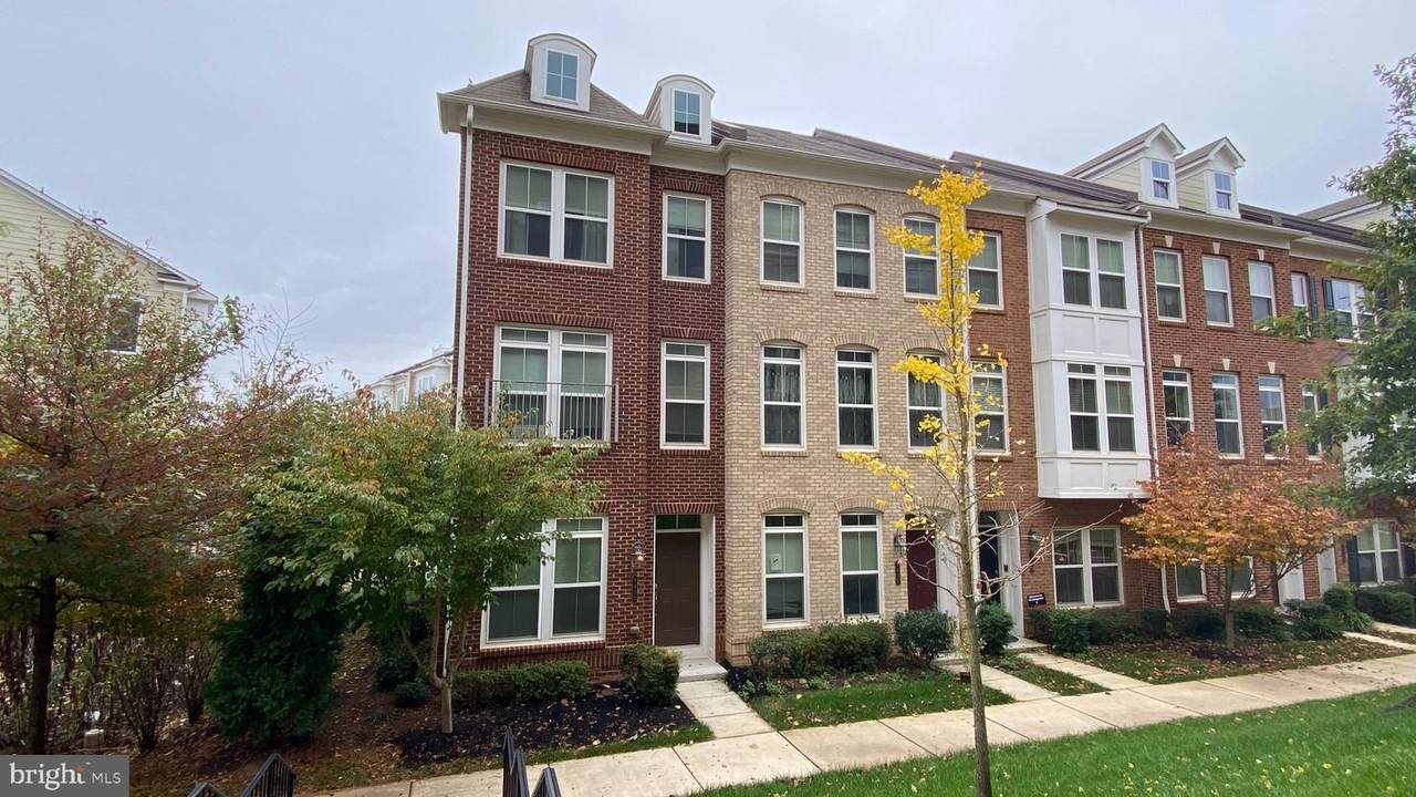 9430 Canonbury Square - Photo 1